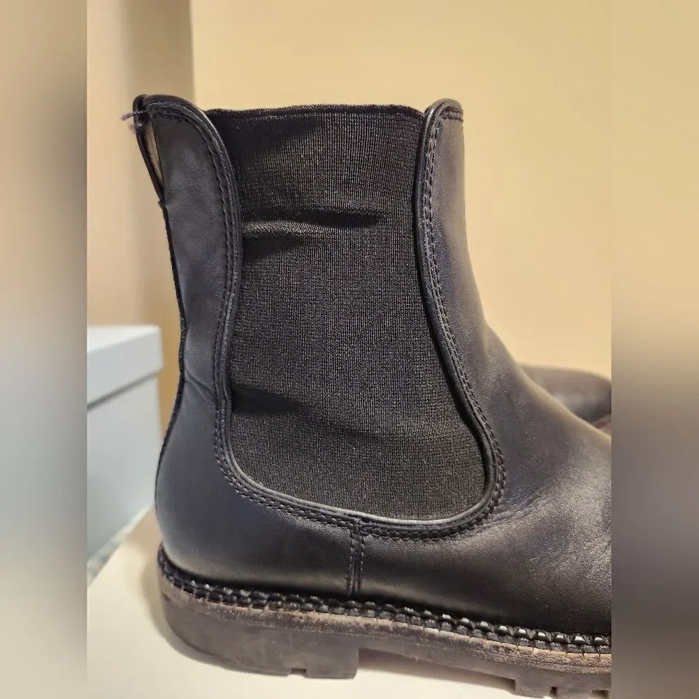 Vince Cecyl Black Leather Water Repellant Pull-on Chelsea Boots Sz. 7.5 Ret $500